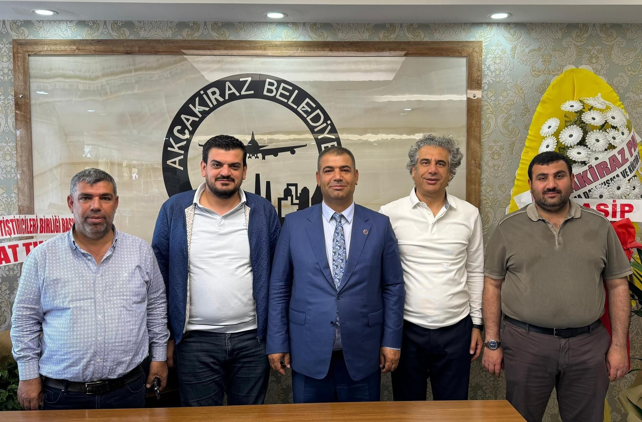 Elazig’in istihdamina katkilar sunan is insanlarimiz Ramazan Ormanoglu, Hasan Celal Kaya, Murat Bilgen ve Mehmet Sahin Açikkapi’yi güzide beldemiz Akçakiraz’da agirladik. Nazik ziyaretlerinden dolayi kendilerine tesekkür ediyorum.